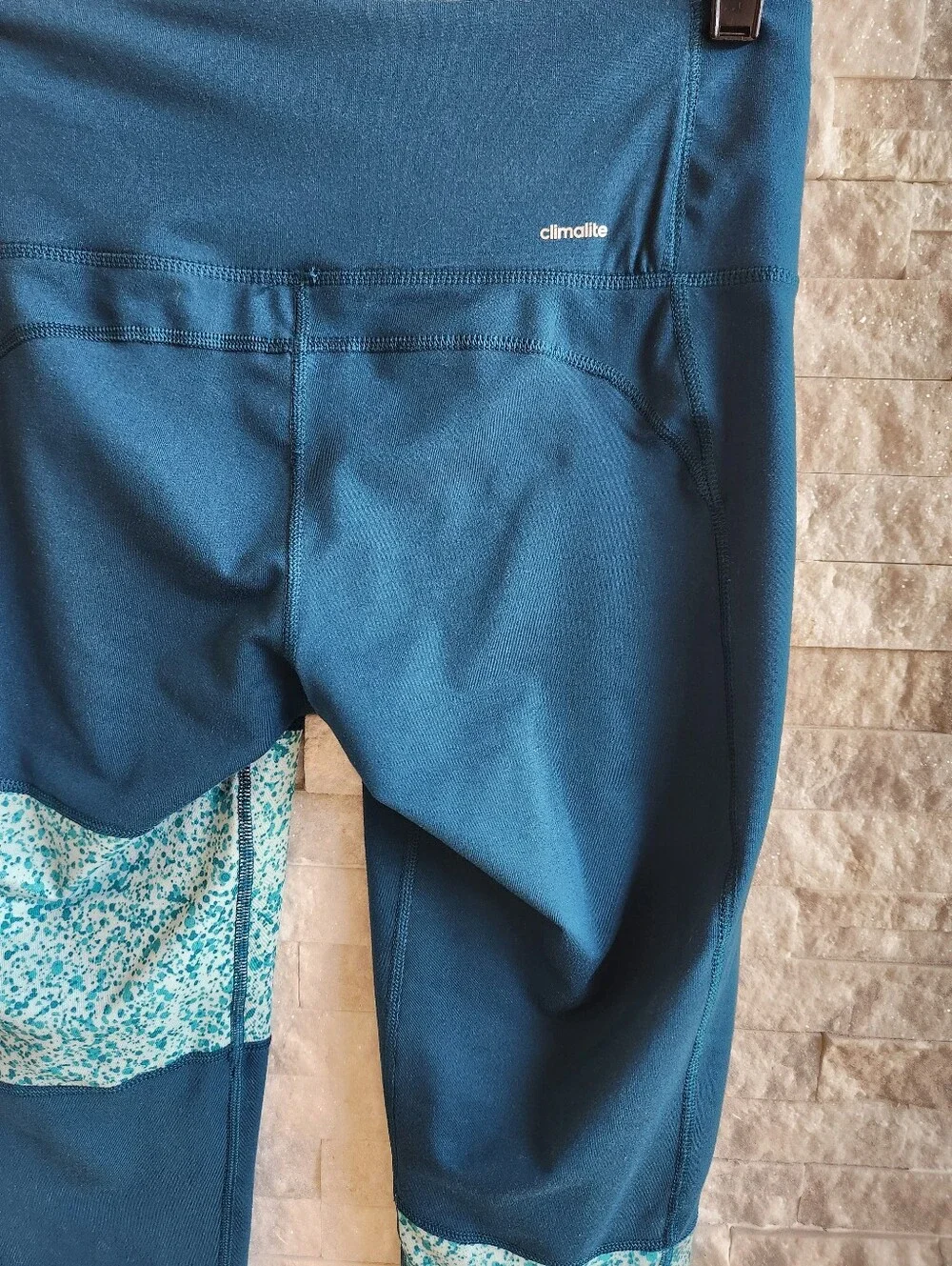 EUC Adidas Womens Climalite Capri Leggings Size M Blue Teal Speckled Colorblock